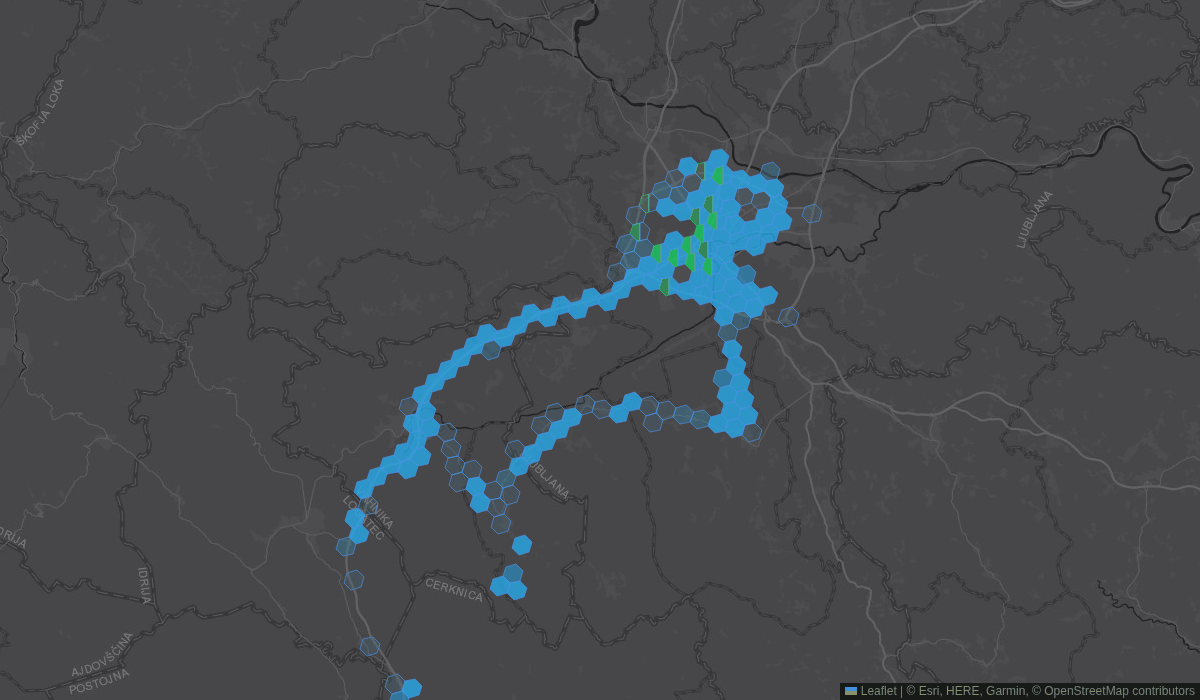 The public coverage map: Meshtastic and MeshCore nodes heard across Slovenia, drawn as dots on hexes of about 350 m, over the coloured game layer.